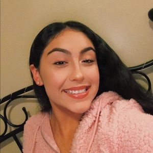 Meet your Posher, Roxane